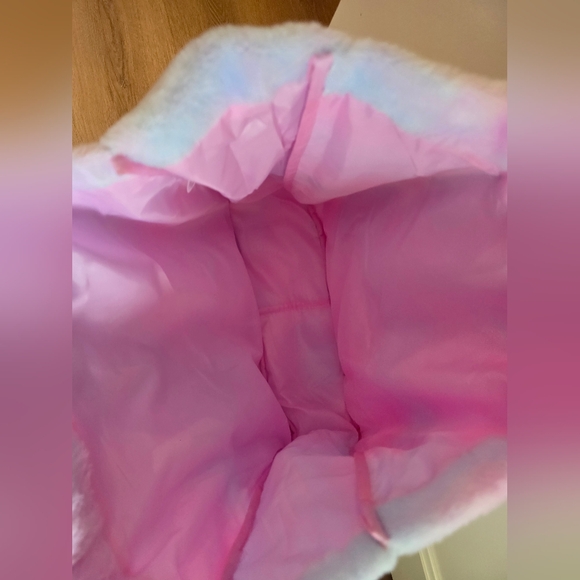 NWT Pastel Faux Fur Tote Bag - Picture 5 of 5